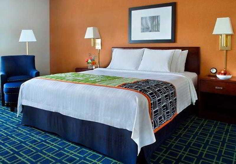 Fairfield Inn Portsmouth Seacoast Экстерьер фото